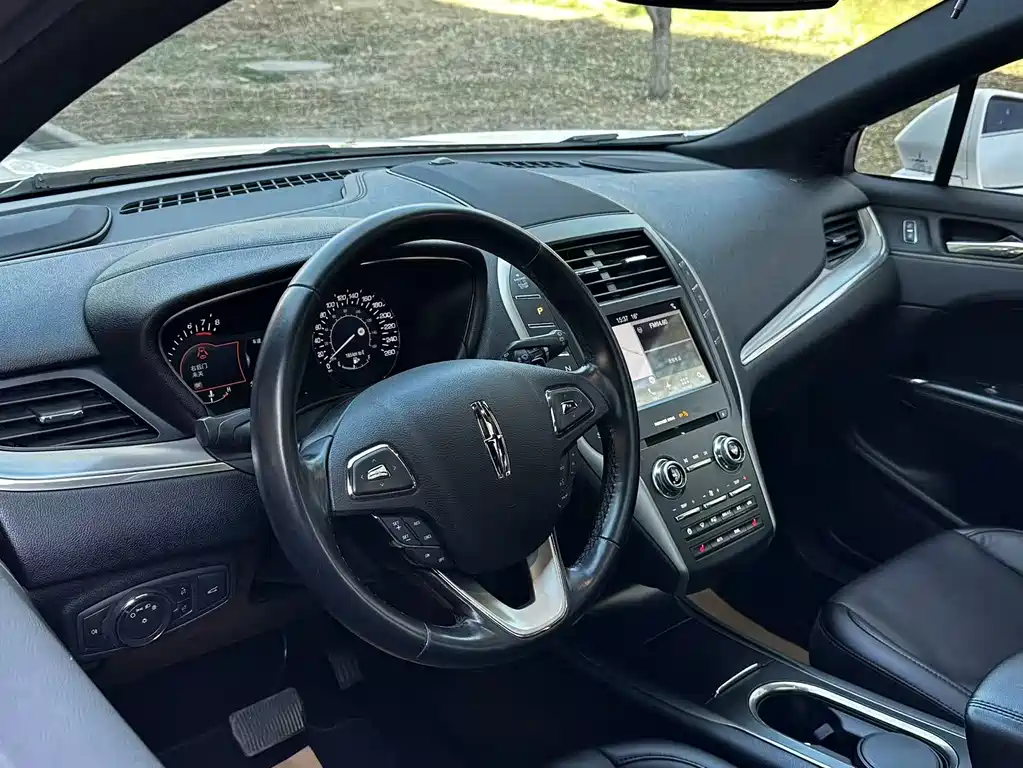 Lincoln MKC 2017 2.0T 2WD Exclusive Edition купить на сайте DeffCars