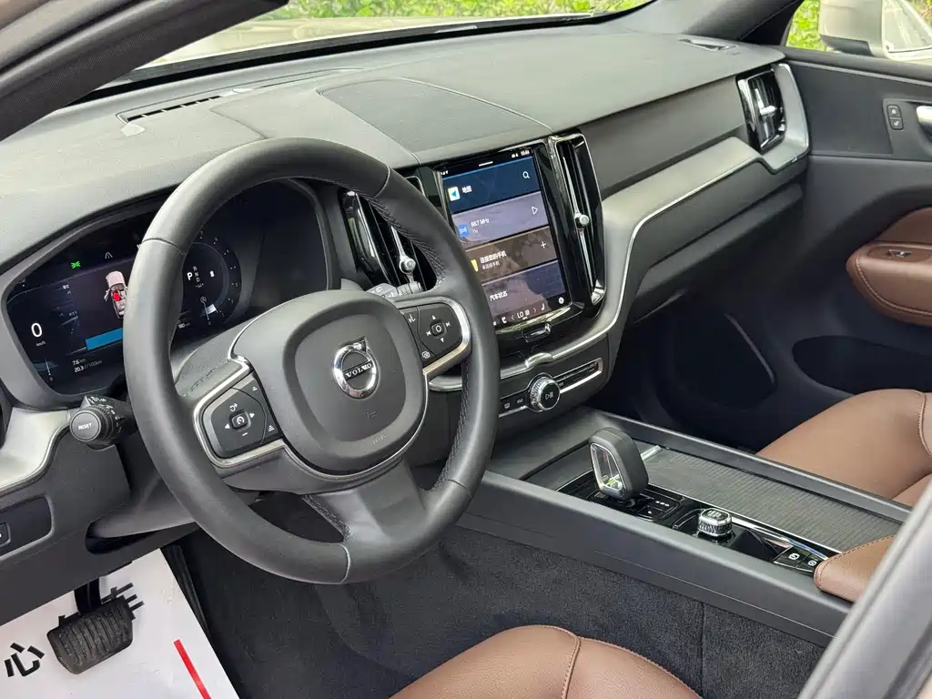 Volvo XC60 2024 B5 four-wheel drive Zhiyi Luxury Edition купить на сайте DeffCars