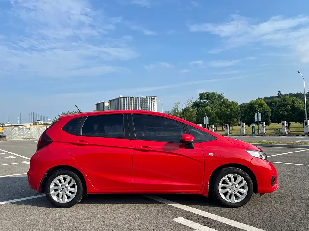 Fit 2018 1.5L CVT Comfort Sunroof Edition купить на сайте DeffCars