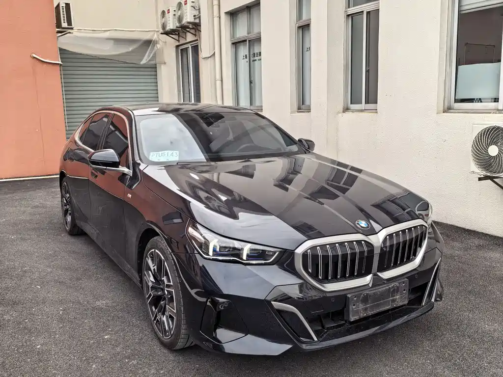 BMW 5 Series 2024 530Li Exclusive M Sports Package купить на сайте DeffCars