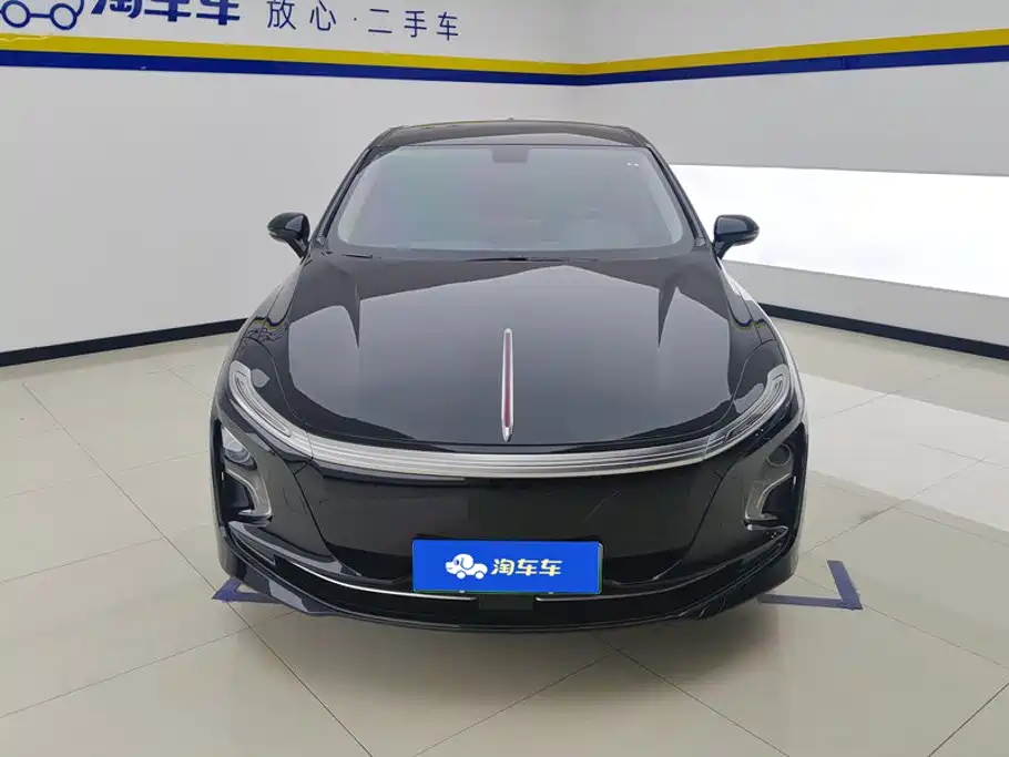 Hongqi E-QM5 2025 500km travel version купить на сайте DeffCars