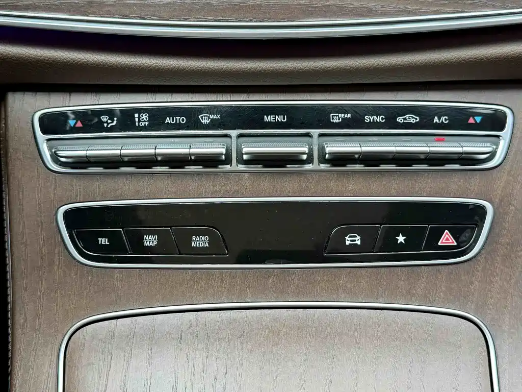 Mercedes-Benz E-Class 2022 E 300 L Sporty and Fashionable купить на сайте DeffCars