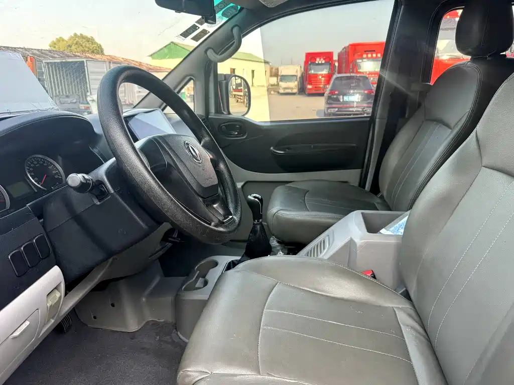 Lingzhi 2018 M3L 1.6L 7-seat comfort model купить на сайте DeffCars