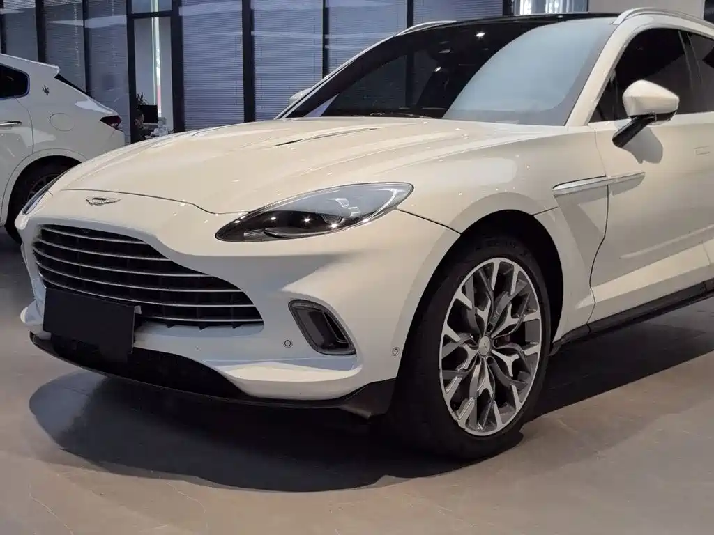 Aston Martin DBX 2023 4.0T V8 купить на сайте DeffCars