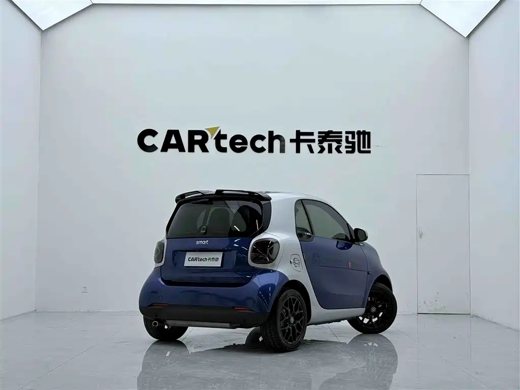 smart fortwo 2018 0.9T 66kW hard top version National V купить на сайте DeffCars