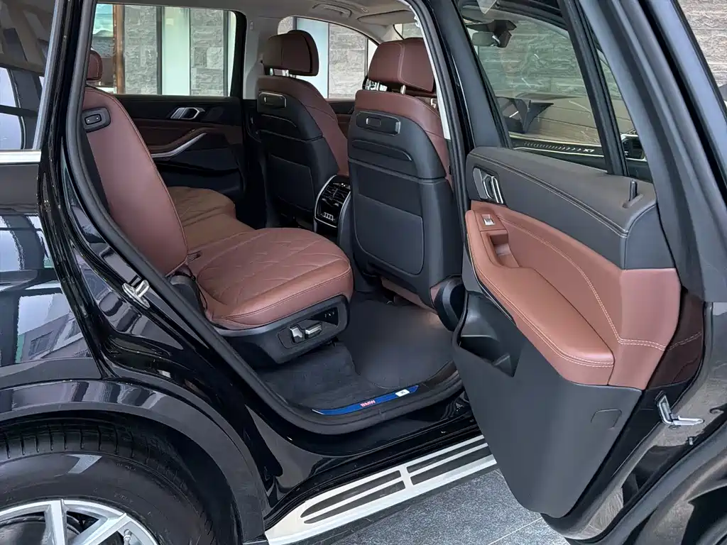 BMW X7 2024 xDrive40i Leading Luxury Package купить на сайте DeffCars