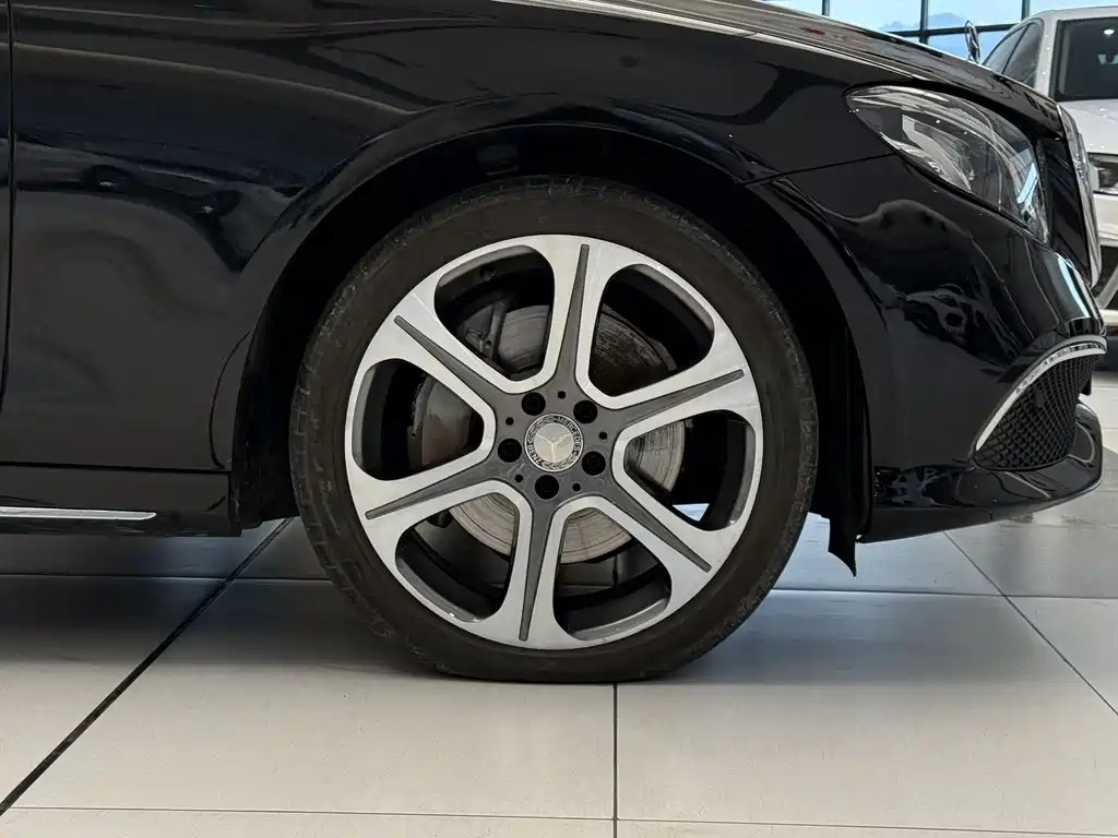 Mercedes-Benz E-Class 2016 E 300 L Sporty and Stylish купить на сайте DeffCars