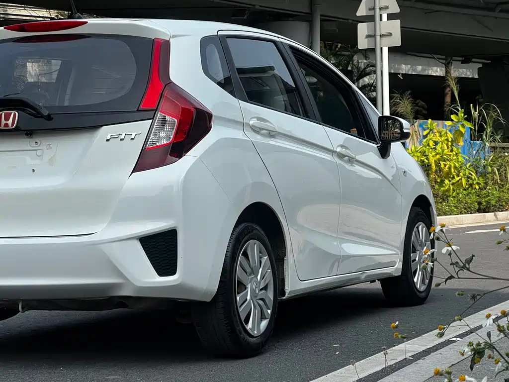 Fit 2016 1.5L LX manual comfort model купить на сайте DeffCars