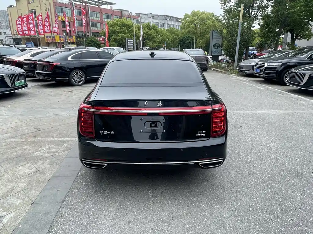 Hongqi H9 2022 2.0T Zhilian Qichang Edition купить на сайте DeffCars