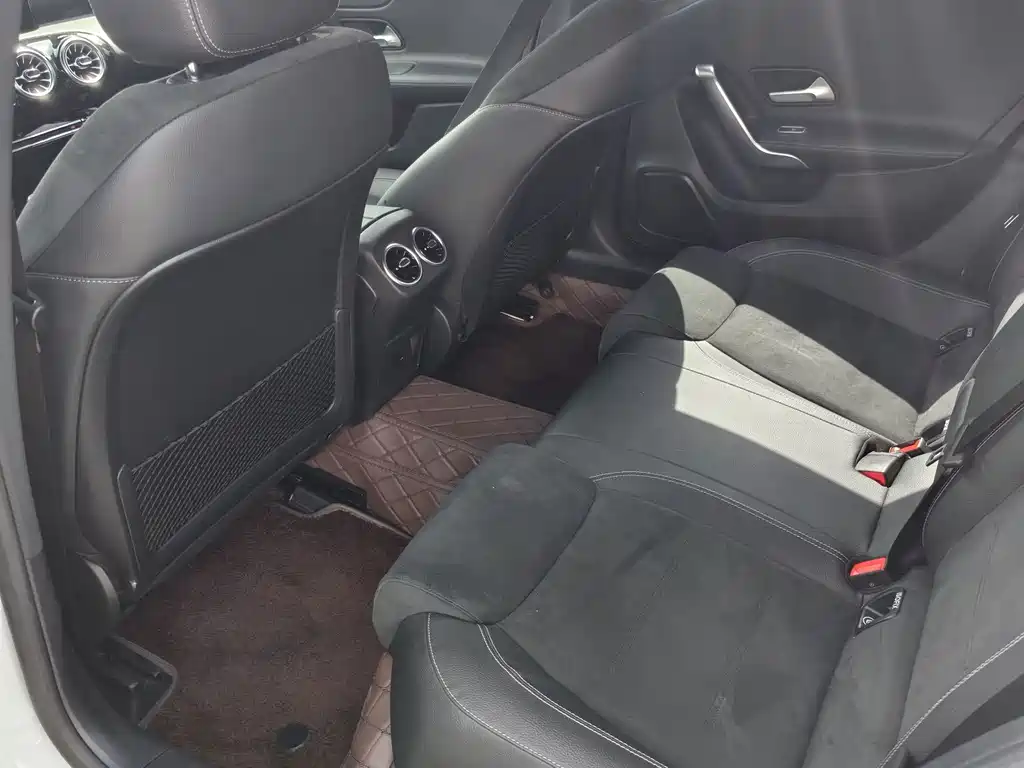 Mercedes A-Class 2022 Triple A 200 L Sport Sedan Fashion Edition купить на сайте DeffCars