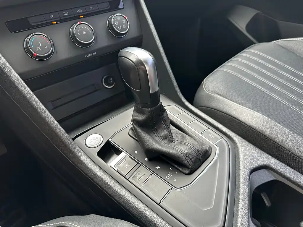 Tiguan L 2022 330TSI automatic two-wheel drive comfort version купить на сайте DeffCars