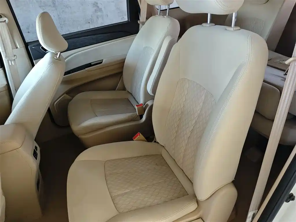 Baojun 730 2016 1.5L manual value model 7 seats National V купить на сайте DeffCars