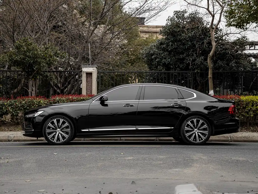 Volvo S90 2023 B5 Zhiyuan Luxury Edition купить на сайте DeffCars