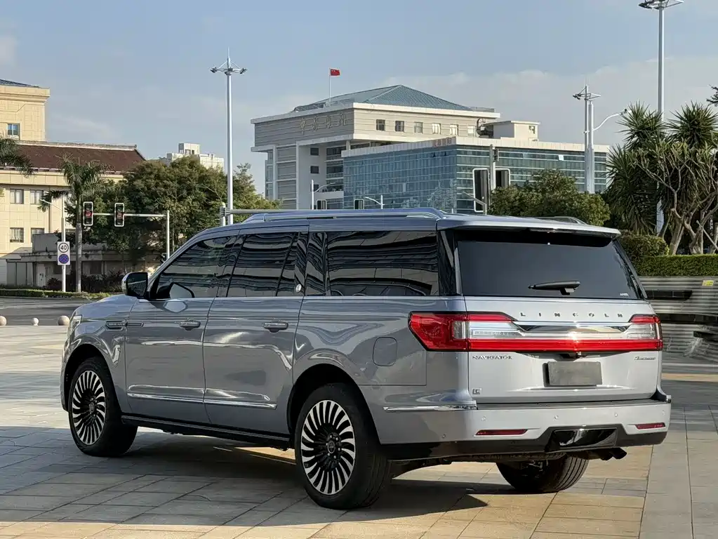 Navigator 2020 3.5T Long Axis Presidential Edition купить на сайте DeffCars