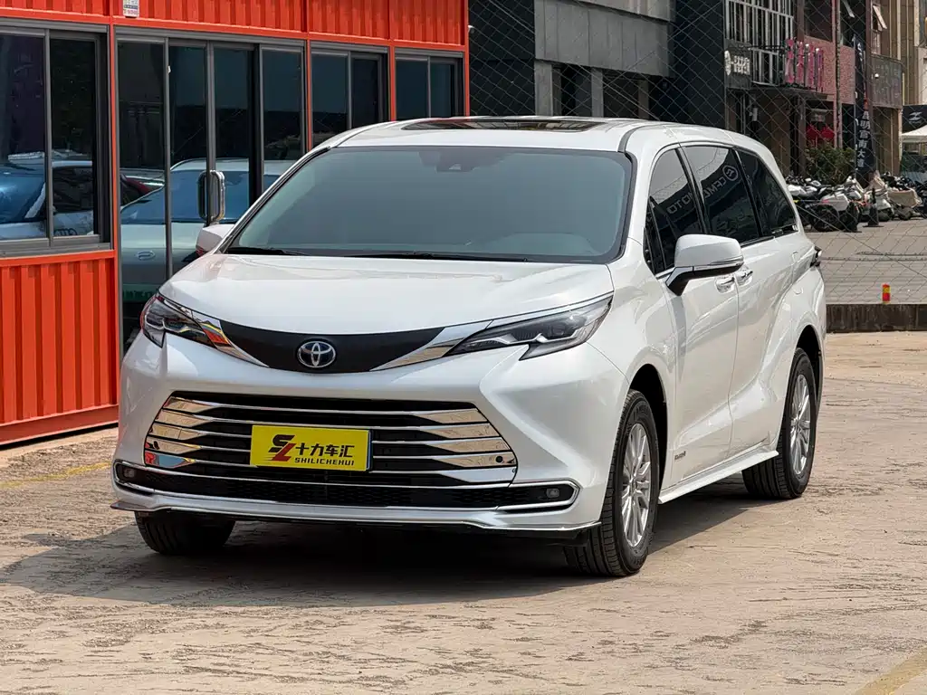 SIENNA 2021 2.5L Hybrid Comfort Edition купить на сайте DeffCars