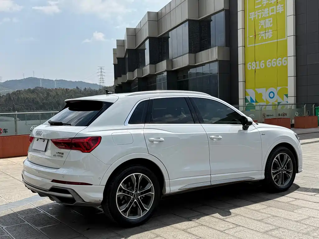 Audi Q3 2022 40 TFSI Fashionable and Dynamic купить на сайте DeffCars