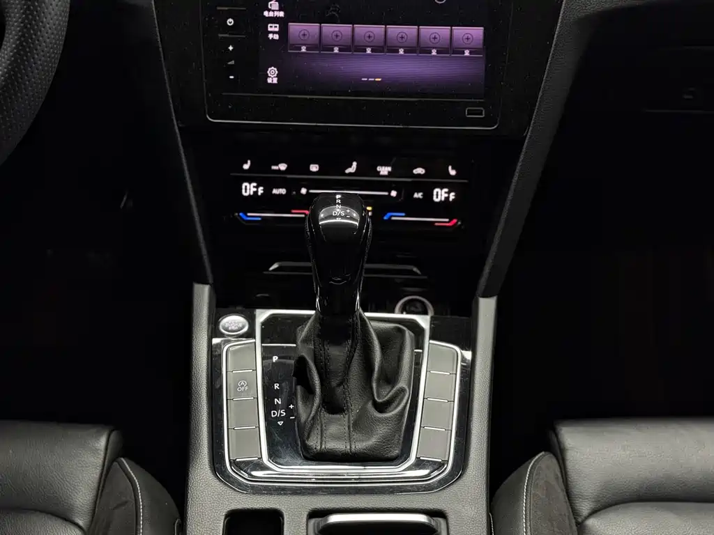 Magotan 2020 330TSI DSG leading model купить на сайте DeffCars