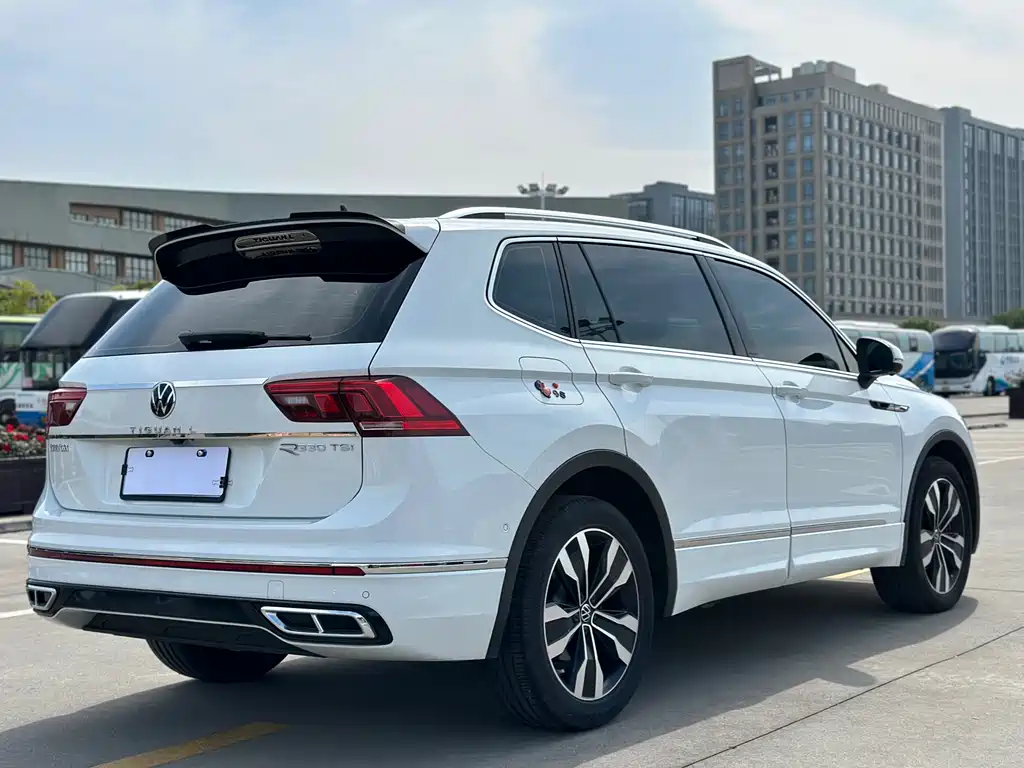 Tiguan L 2024 Outstanding Model 330TSI Automatic Two-wheel Drive R-Line Longyao Edition купить на сайте DeffCars
