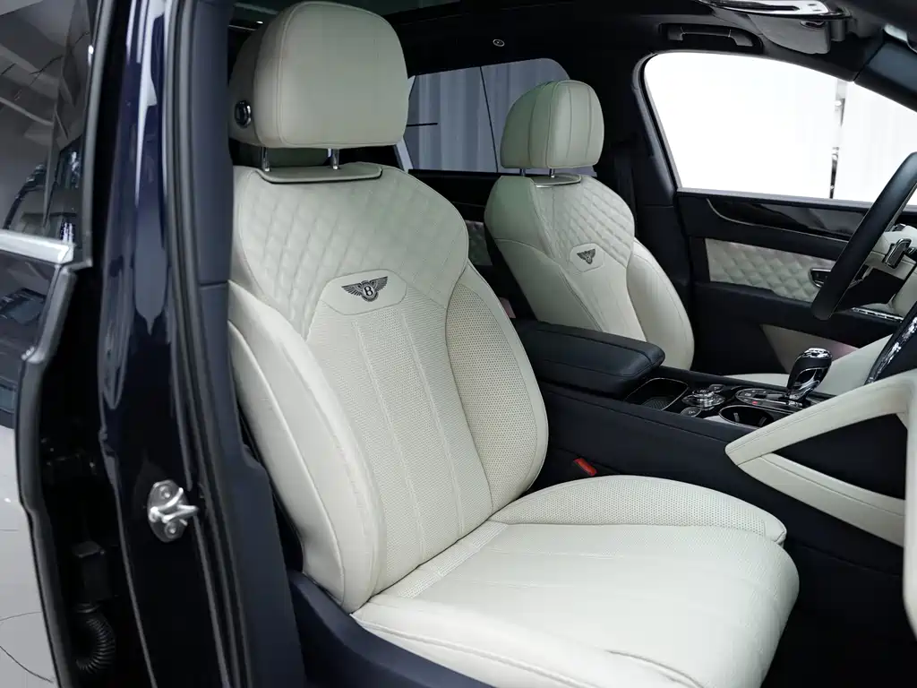 Bentayga 2021 4.0T V8 купить на сайте DeffCars