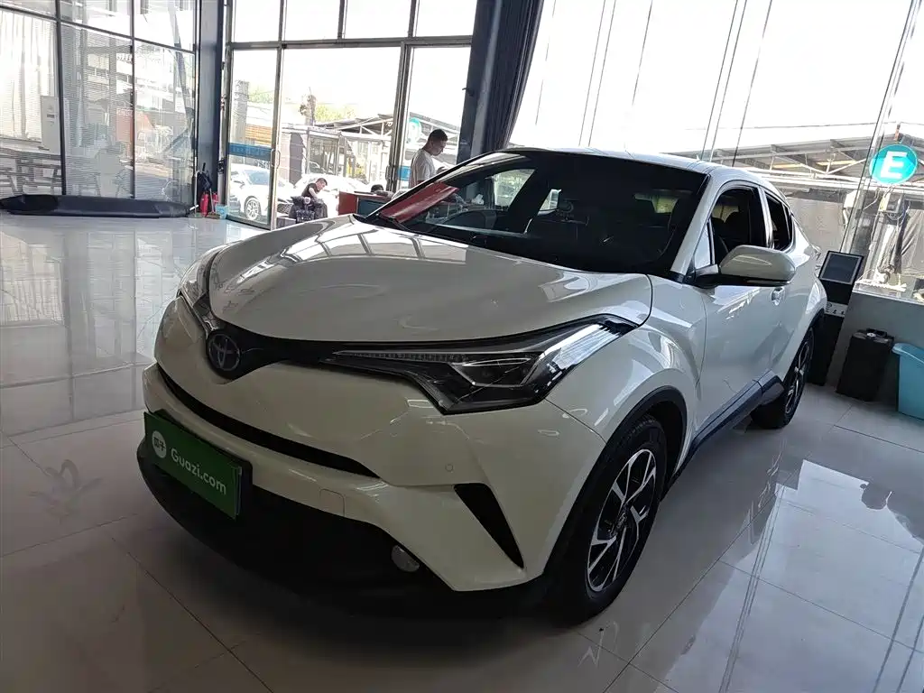 Toyota C-HR 2020 2.0L Luxury Edition купить на сайте DeffCars