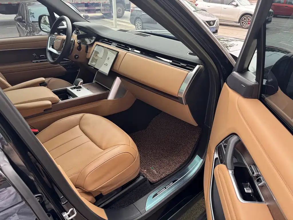 Range Rover 2025 3.0 L6 400PS Extended Edition купить на сайте DeffCars