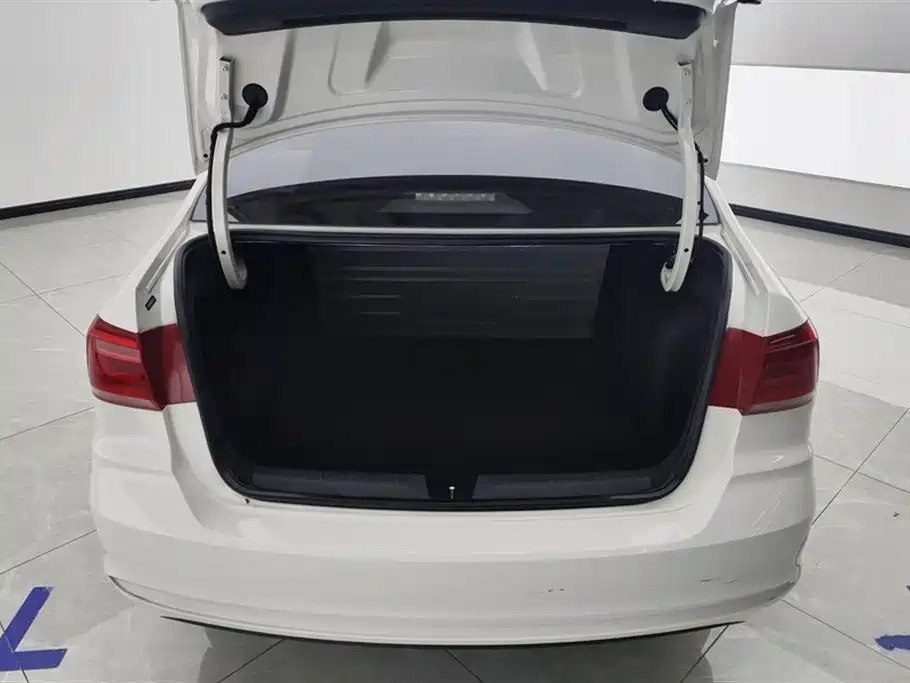 Santana 2021 1.5L automatic fashion version купить на сайте DeffCars