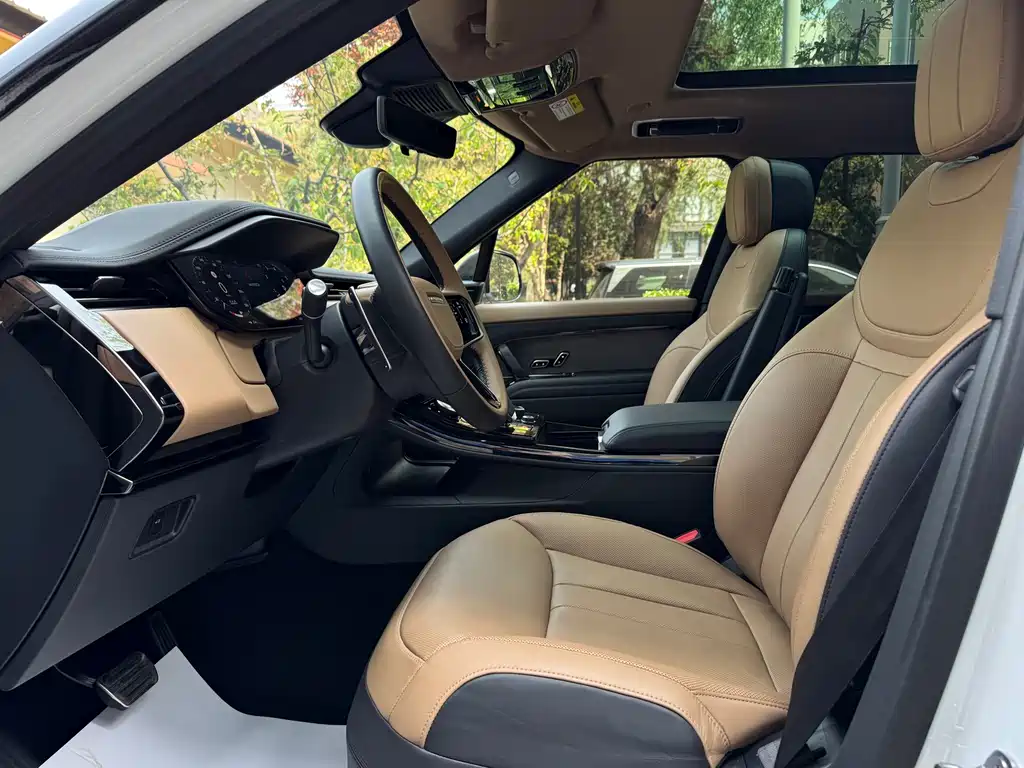Range Rover Sport 2023 400PS Dynamic SE купить на сайте DeffCars