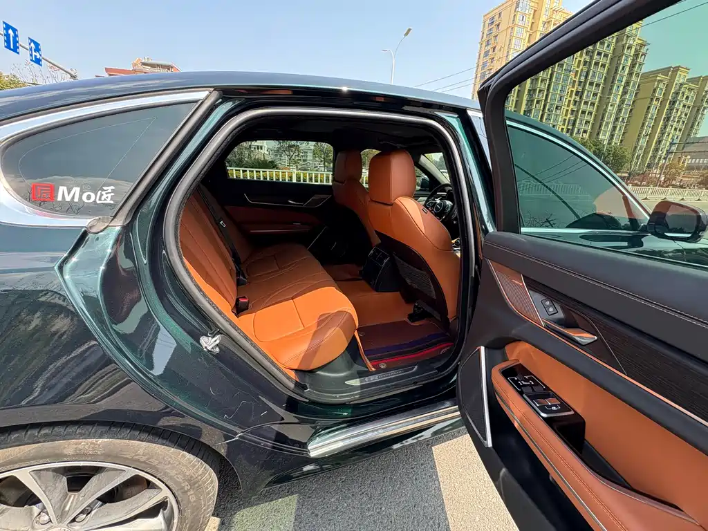 Jaguar XFL 2023 XFL 2.0T P250 two-wheel drive elite sports version купить на сайте DeffCars