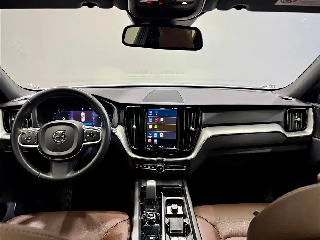 Volvo XC60 2022 B5 four-wheel drive Zhiyi Luxury Edition купить на сайте DeffCars