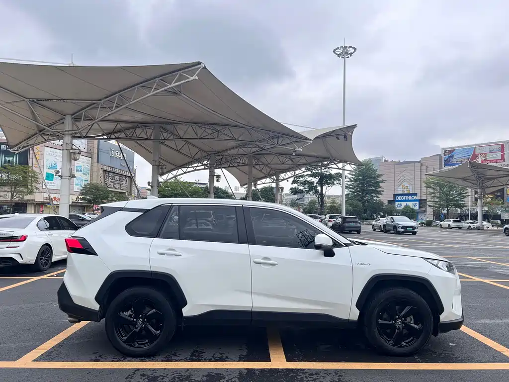 RAV4 Rongfang 2020 dual engine 2.5L E-CVT four-wheel drive elite PLUS version купить на сайте DeffCars