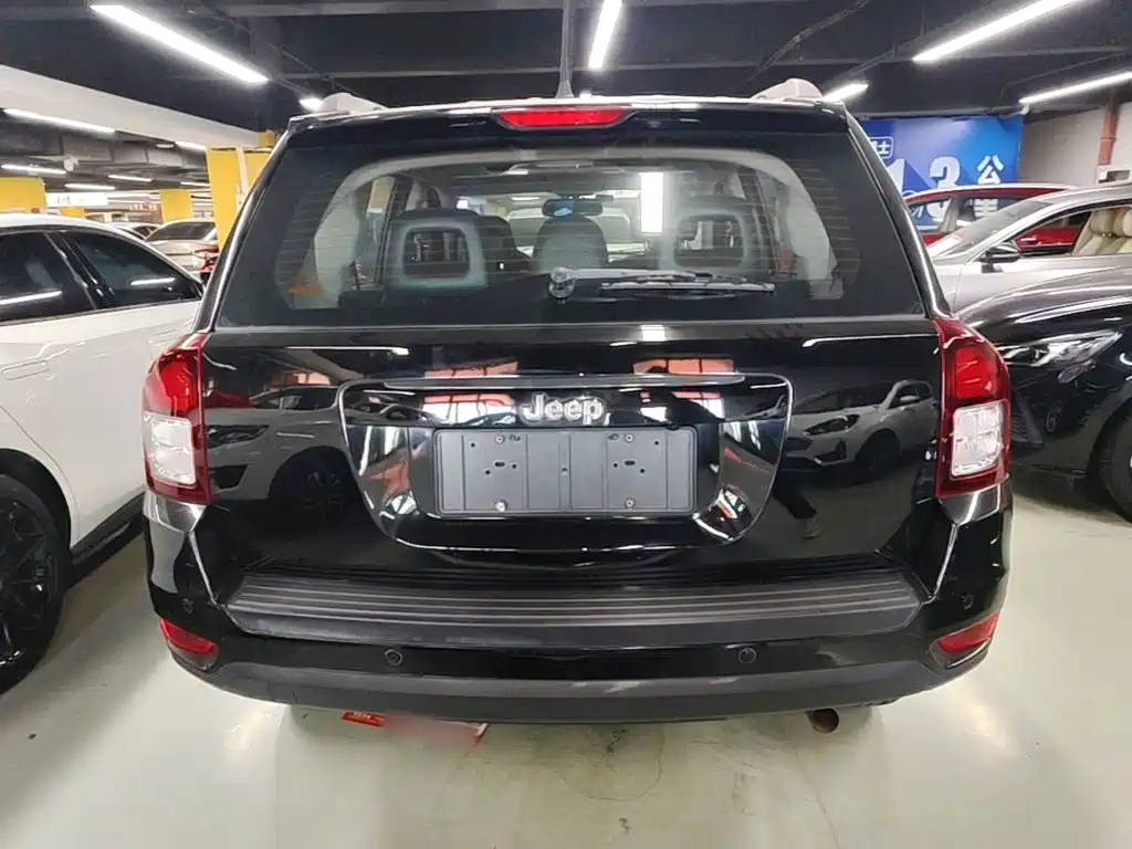 Compass imported 2014 facelift 2.0L two-wheel drive aggressive version купить на сайте DeffCars