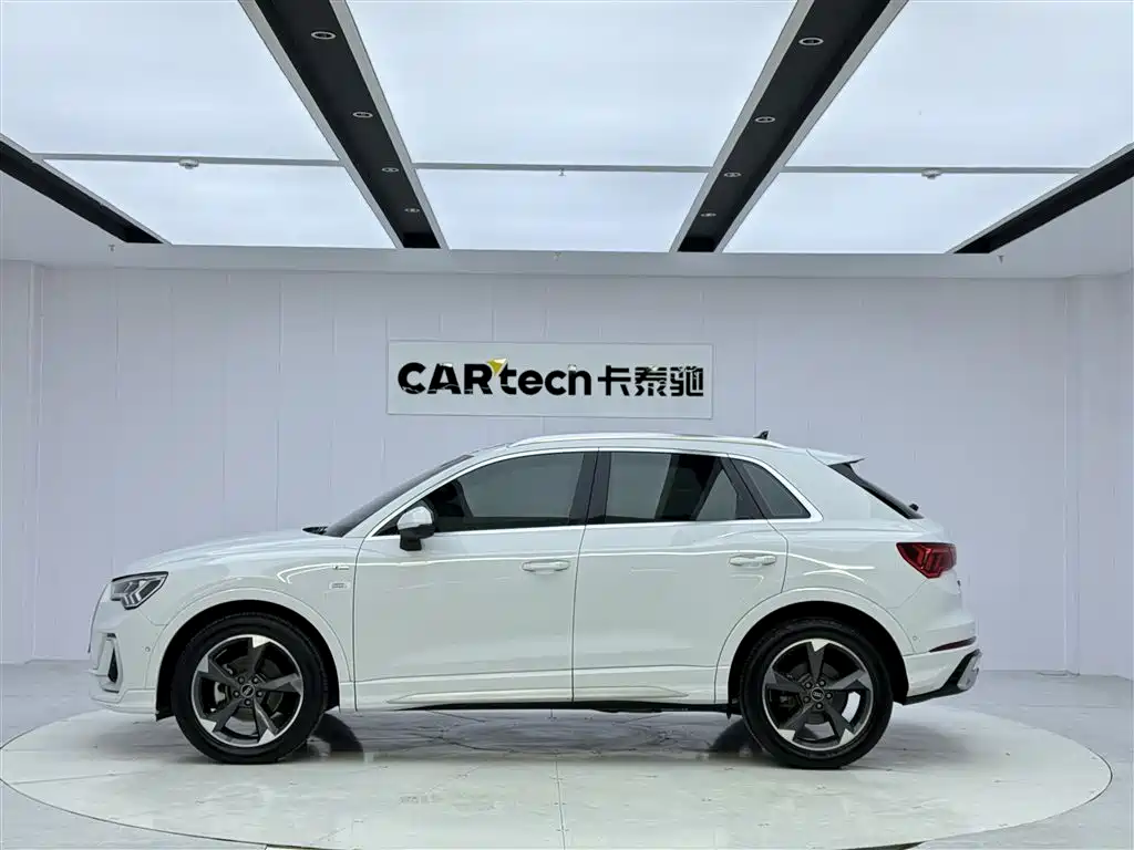 Audi Q3 2024 35 TFSI Fashionable and Dynamic купить на сайте DeffCars