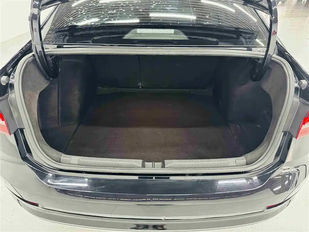 Lavida 2021 1.5L automatic comfort version купить на сайте DeffCars