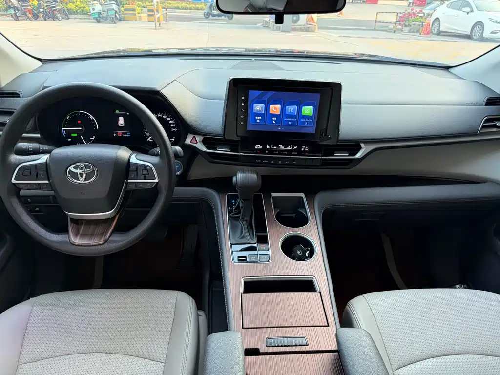 SIENNA 2023 2.5L Hybrid Comfort Edition купить на сайте DeffCars