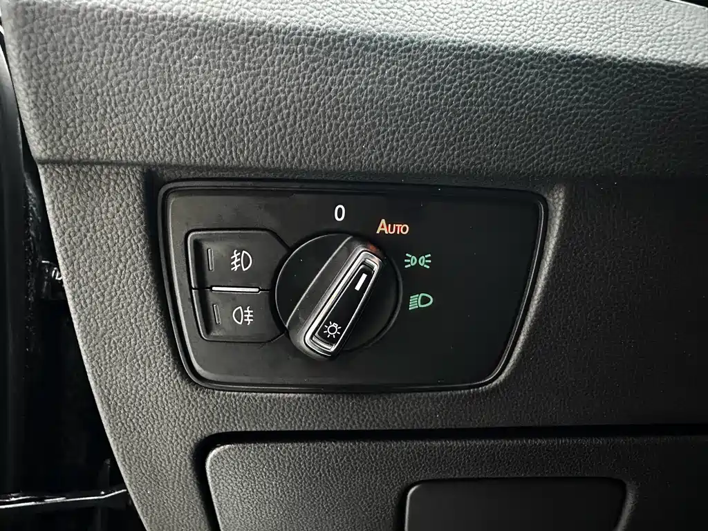 Magotan 2023 2 million commemorative edition 280TSI DSG comfort model купить на сайте DeffCars
