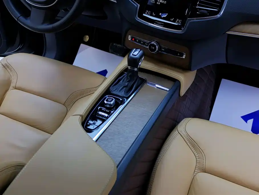 Volvo XC90 2018 T6 Zhiya Edition 7 seats купить на сайте DeffCars