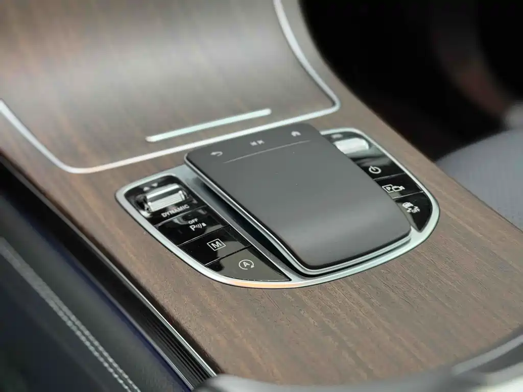 Mercedes-Benz GLC 2020 GLC 300 L 4MATIC luxury model купить на сайте DeffCars