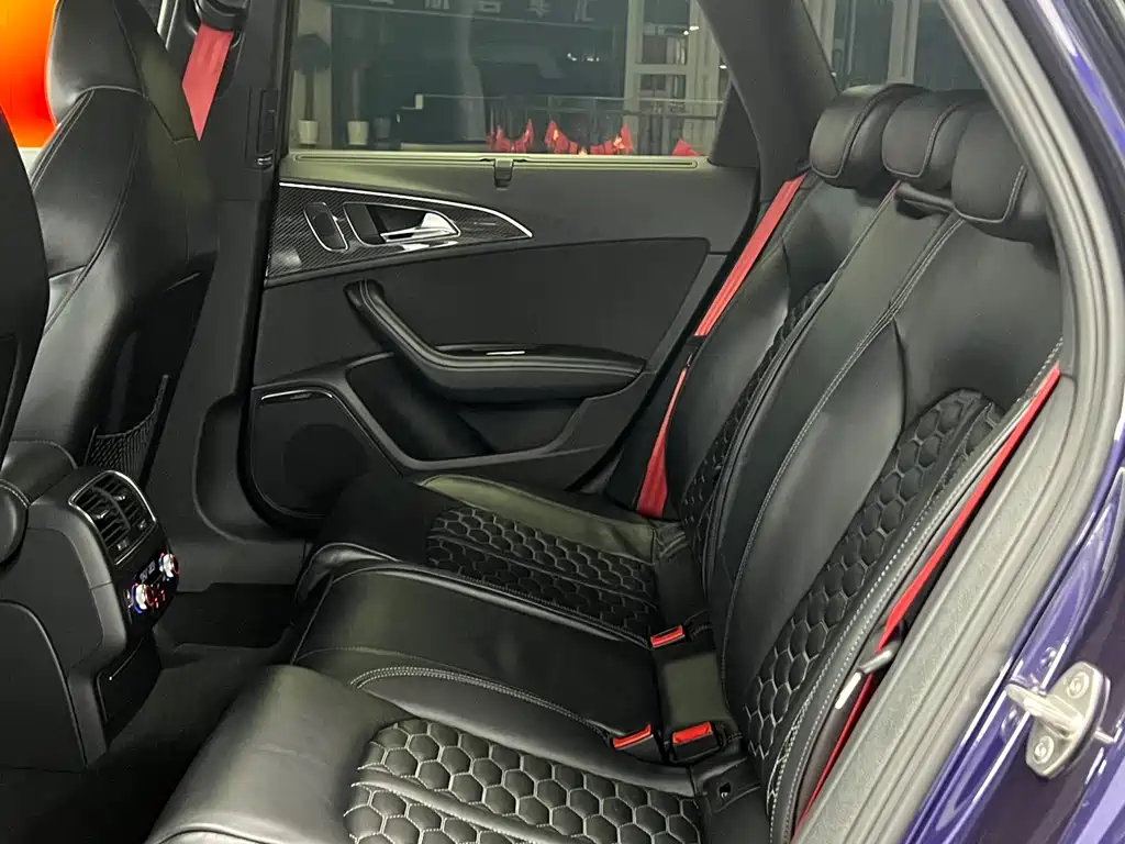 Audi RS 6 2016 RS 6 4.0T Avant купить на сайте DeffCars