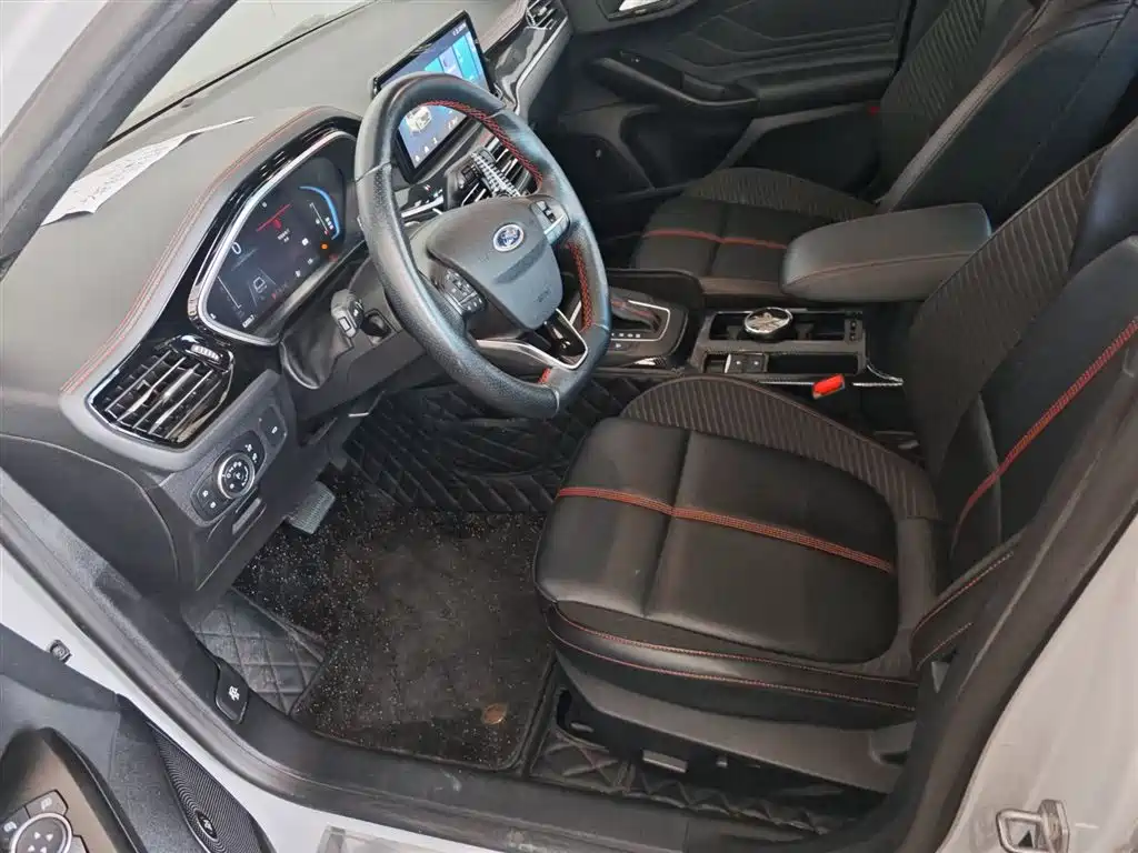 Focus 2022 Sedan EcoBoost 180 Automatic ST Line купить на сайте DeffCars