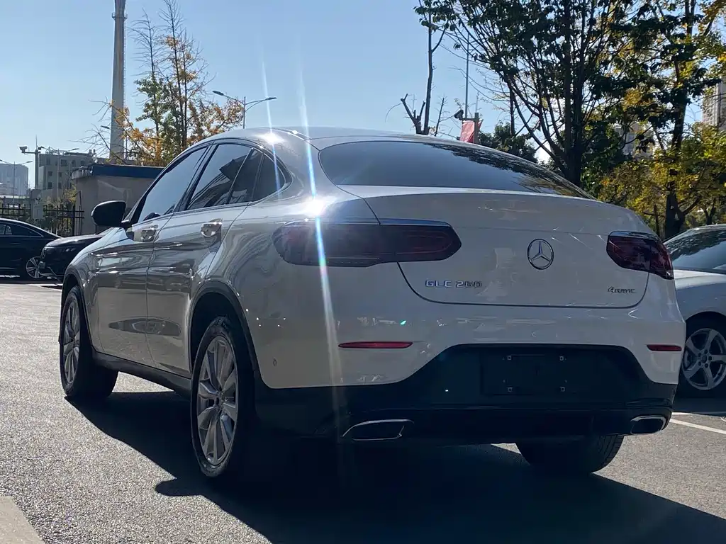 Mercedes-Benz GLC Coupe 2021 GLC 260 4MATIC Coupe SUV купить на сайте DeffCars