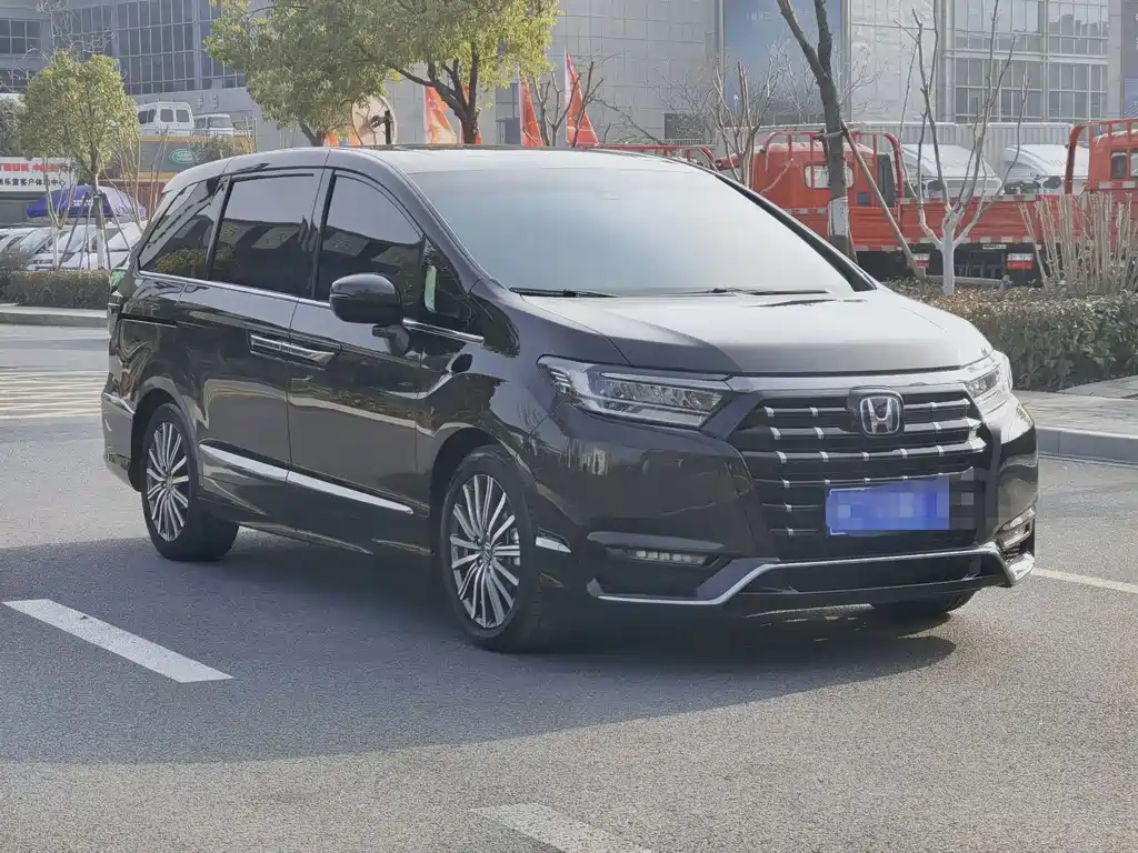 Alison 2022 2.0L e:HEV Deluxe Edition купить на сайте DeffCars