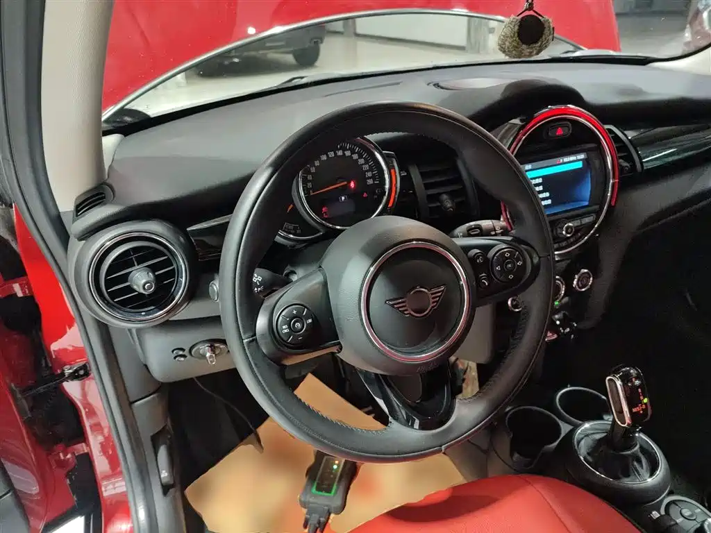 MINI 2019 1.5T ONE PLUS купить на сайте DeffCars
