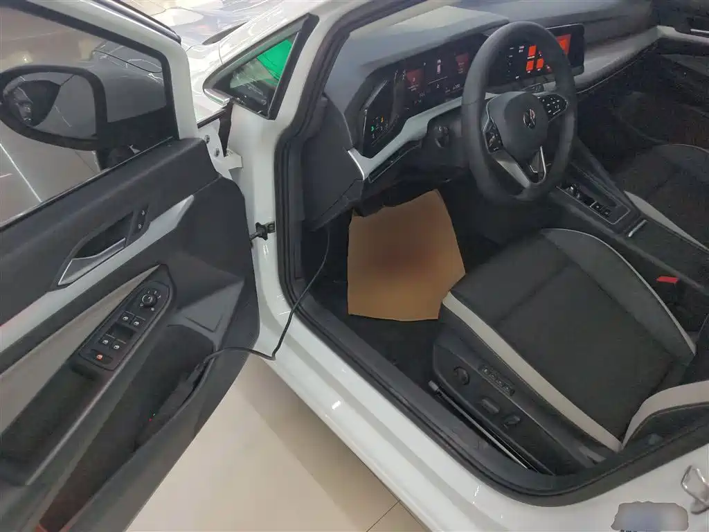 Golf 2024 280TSI DSG Pro 50 Years Legend Edition купить на сайте DeffCars