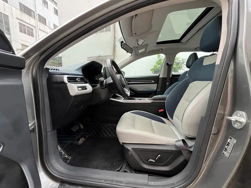 Emgrand 2022 4th generation 1.5L CVT flagship model купить на сайте DeffCars