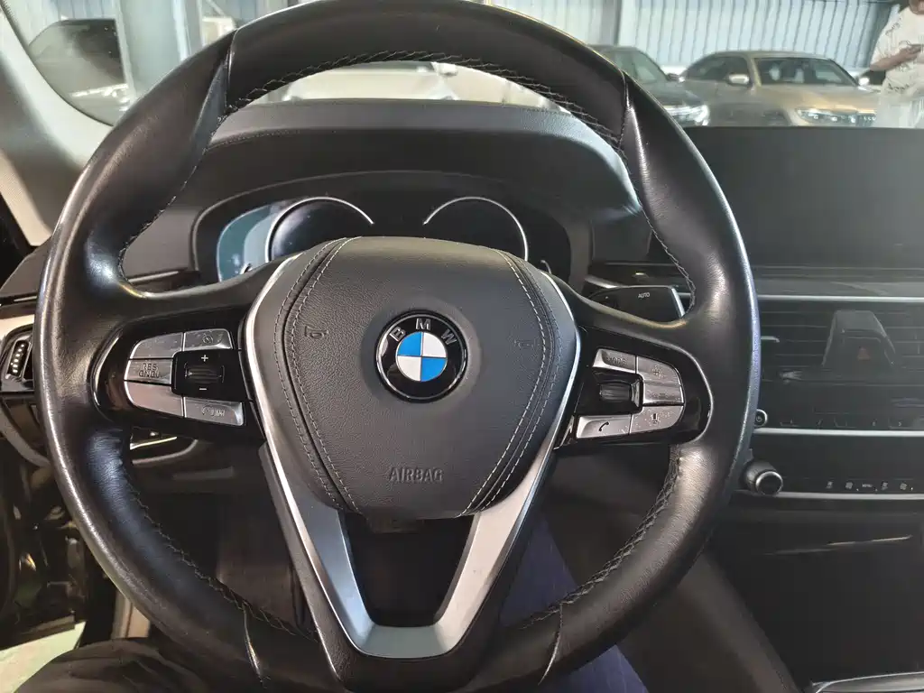 BMW 5 Series 2018 525Li Luxury Package купить на сайте DeffCars
