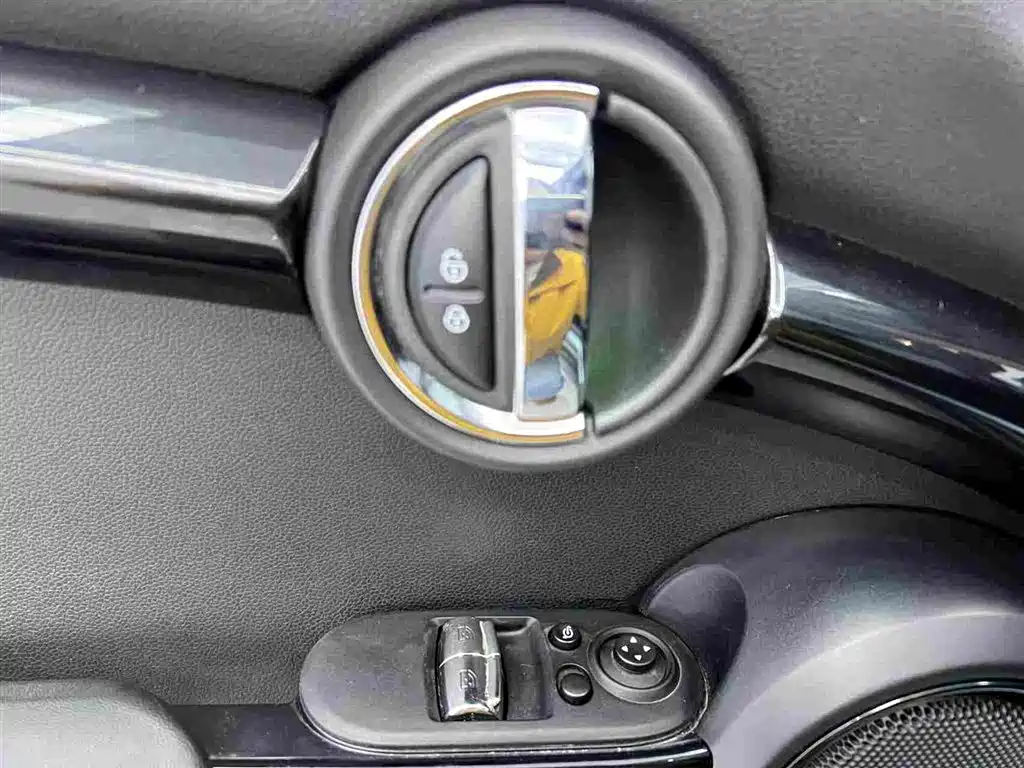 MINI 2021 1.5T COOPER Artist купить на сайте DeffCars