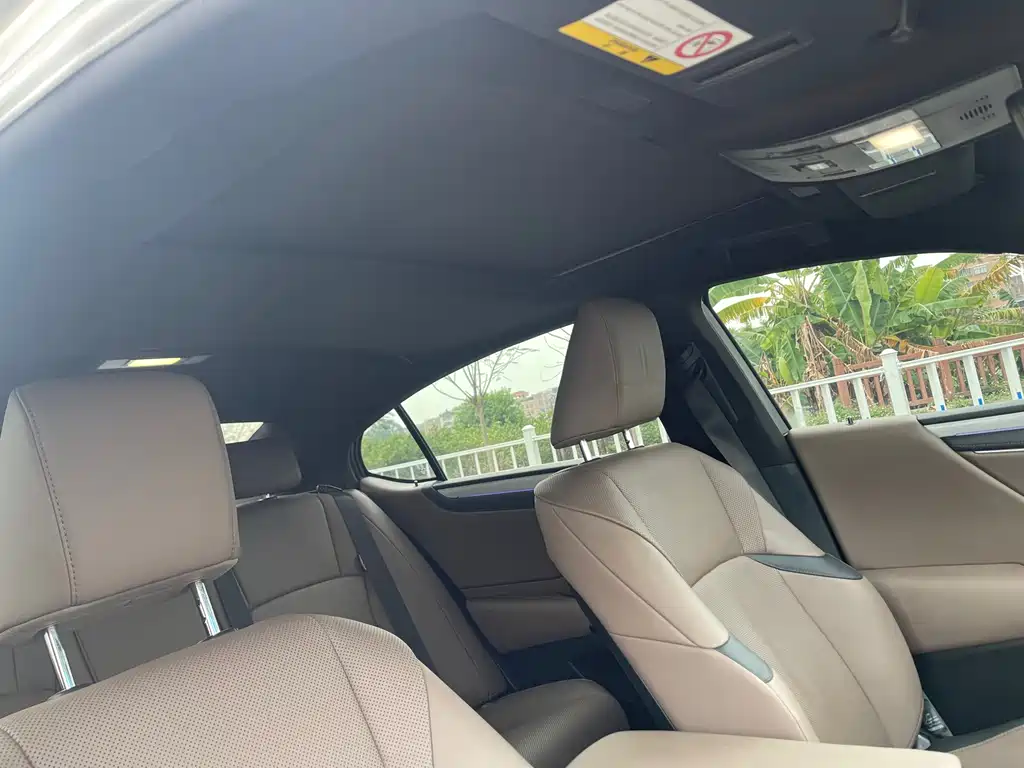 Lexus ES 2025 200 Premium Edition купить на сайте DeffCars