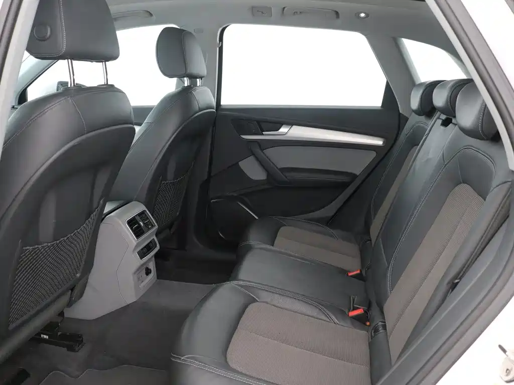 Audi Q5L 2018 40 TFSI enjoys fashionable style, National VI купить на сайте DeffCars