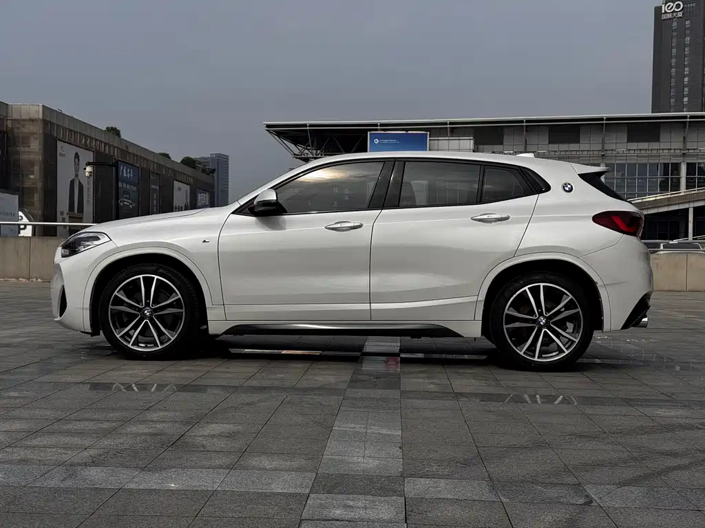 BMW X2 2021 sDrive25i leading M sports package купить на сайте DeffCars