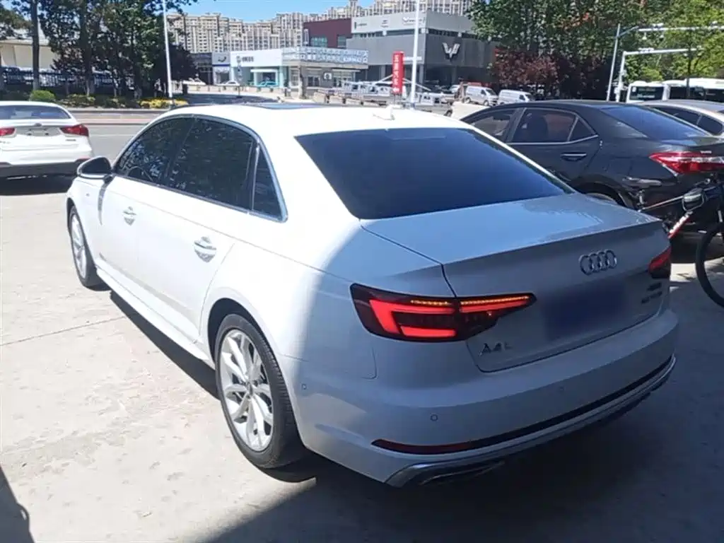 Audi A4L 2019 40 TFSI Fashion Type National VI купить на сайте DeffCars